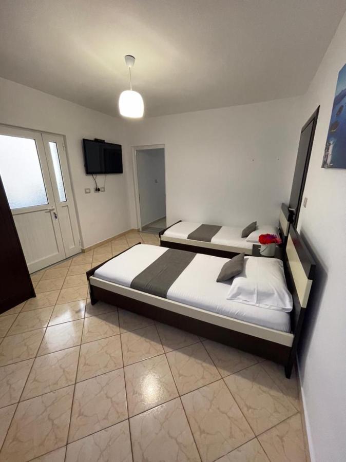 Guesthouse Flamur Ksamil Esterno foto